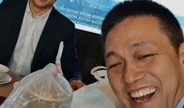 刘强东成蔚来 ET9 车主，下单前和李斌吃了顿京东外卖